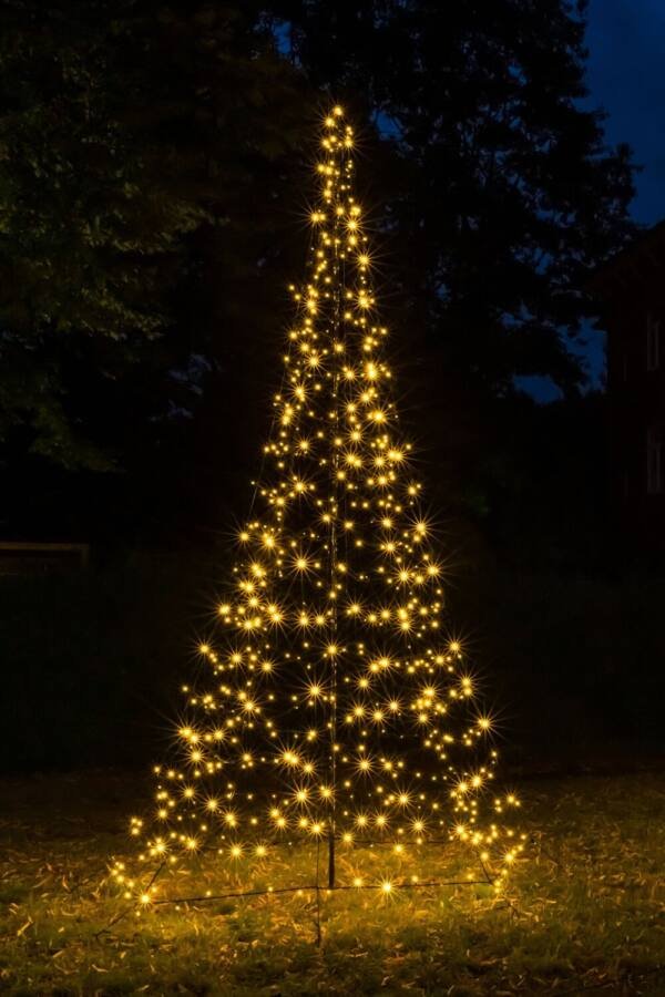 LED Kalėdų eglutė 300cm su rėmu, 480 lempučių